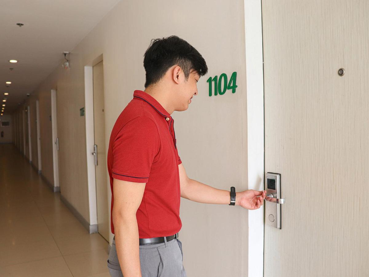 Go Hotels Manila Airport Road Paranaque City Exterior foto