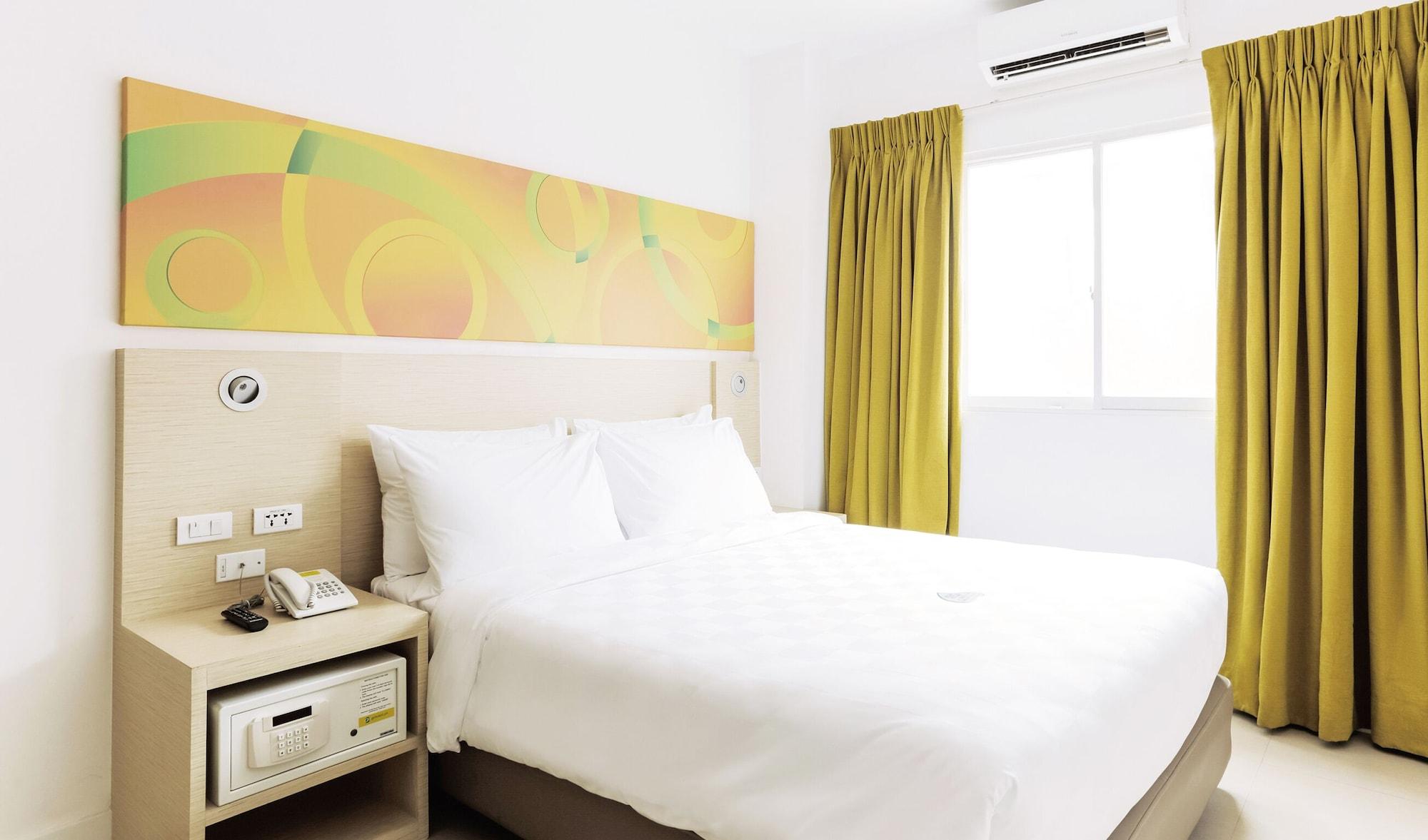 Go Hotels Manila Airport Road Paranaque City Exterior foto