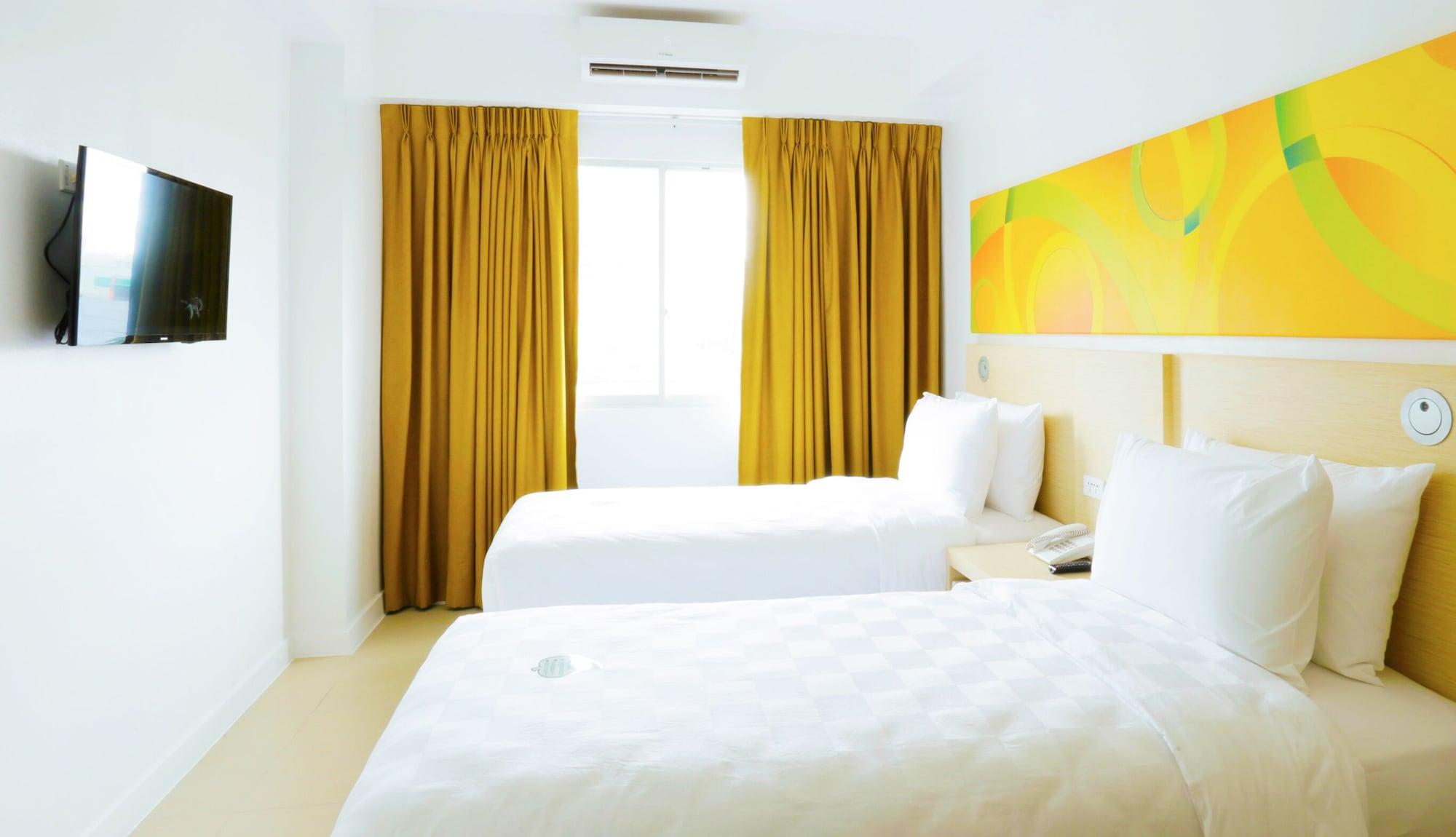 Go Hotels Manila Airport Road Paranaque City Exterior foto