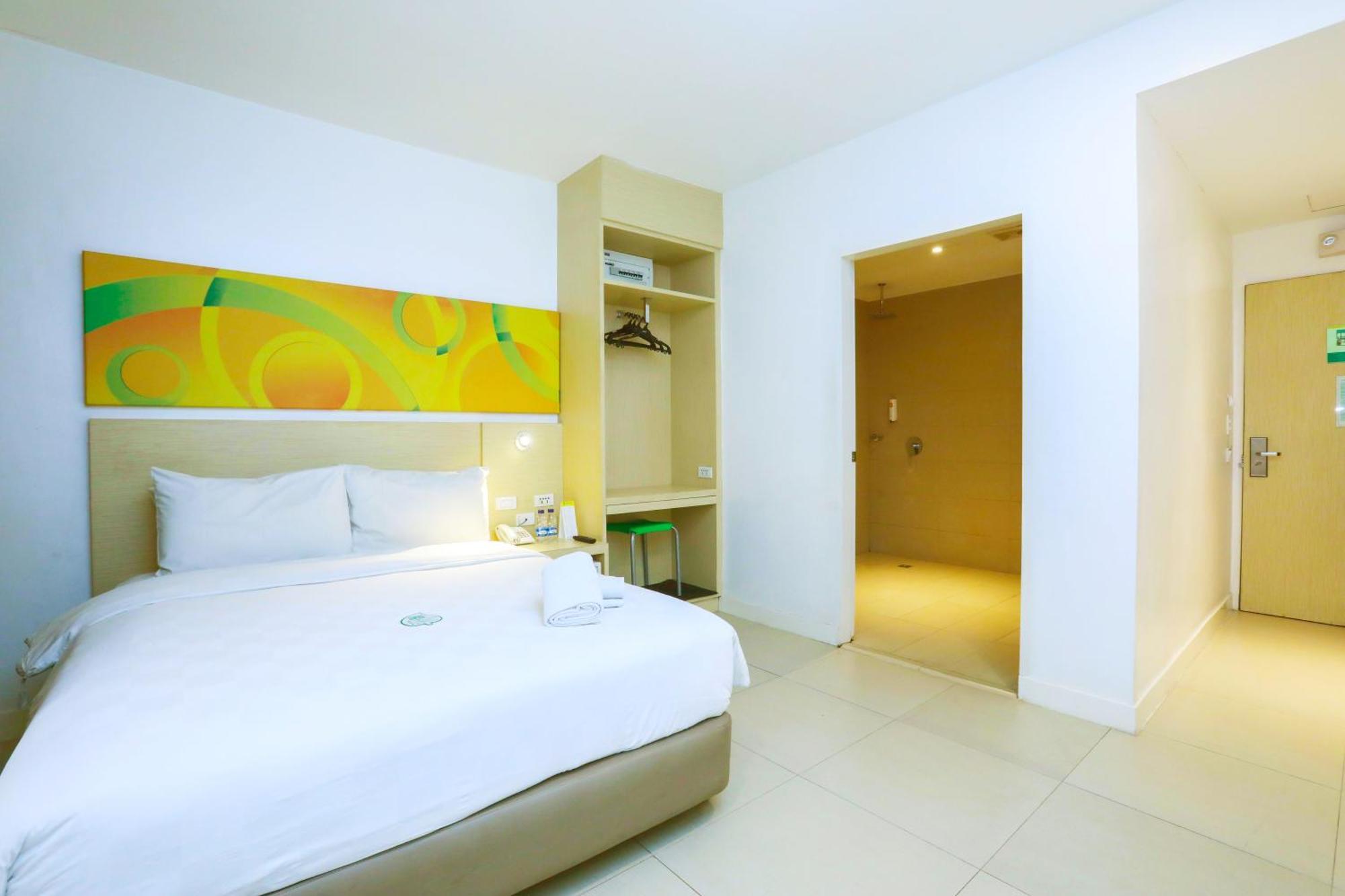 Go Hotels Manila Airport Road Paranaque City Exterior foto