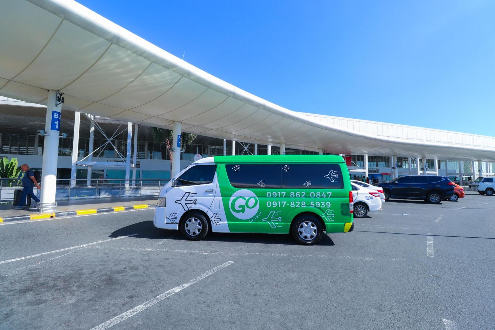 Go Hotels Manila Airport Road Paranaque City Exterior foto